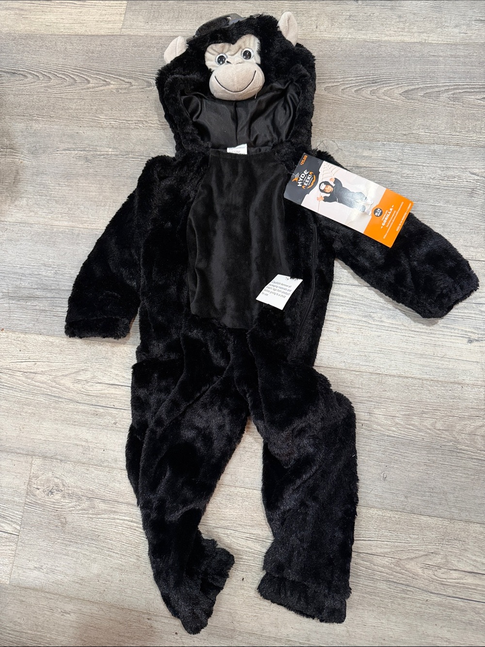 NEW WITH TAGS! 🦍🎃

Adorable Hyde & EEK! Boutique Toddler Gorilla Jumpsuit